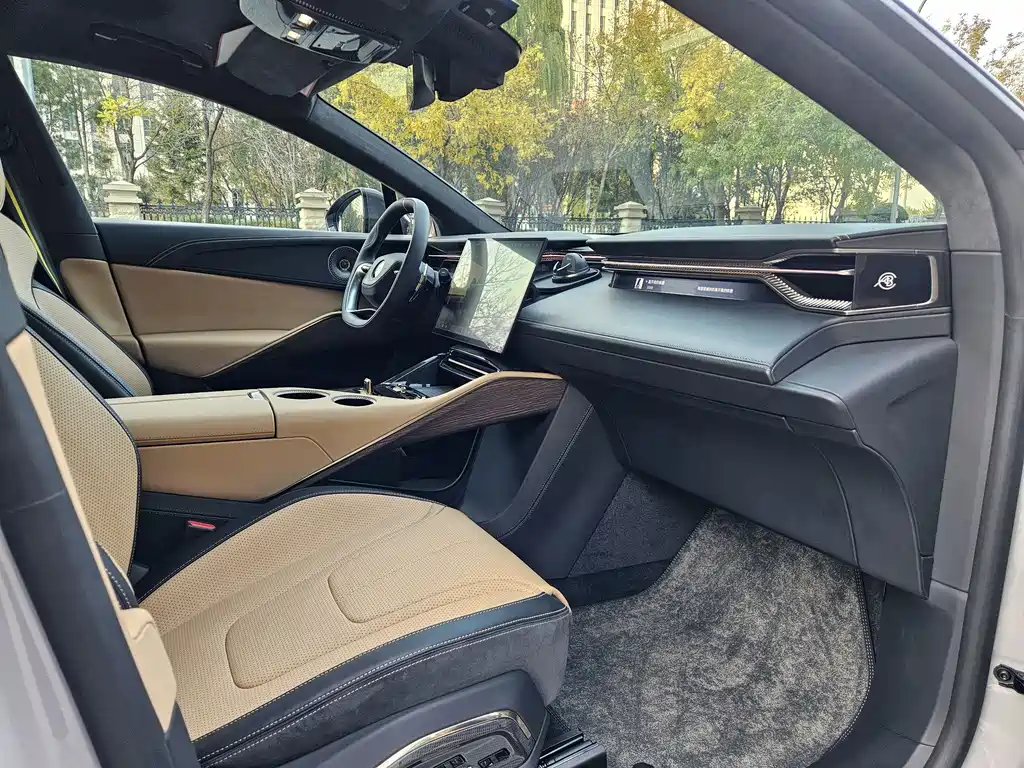 LOTUS SPORTS CAR ELETRE