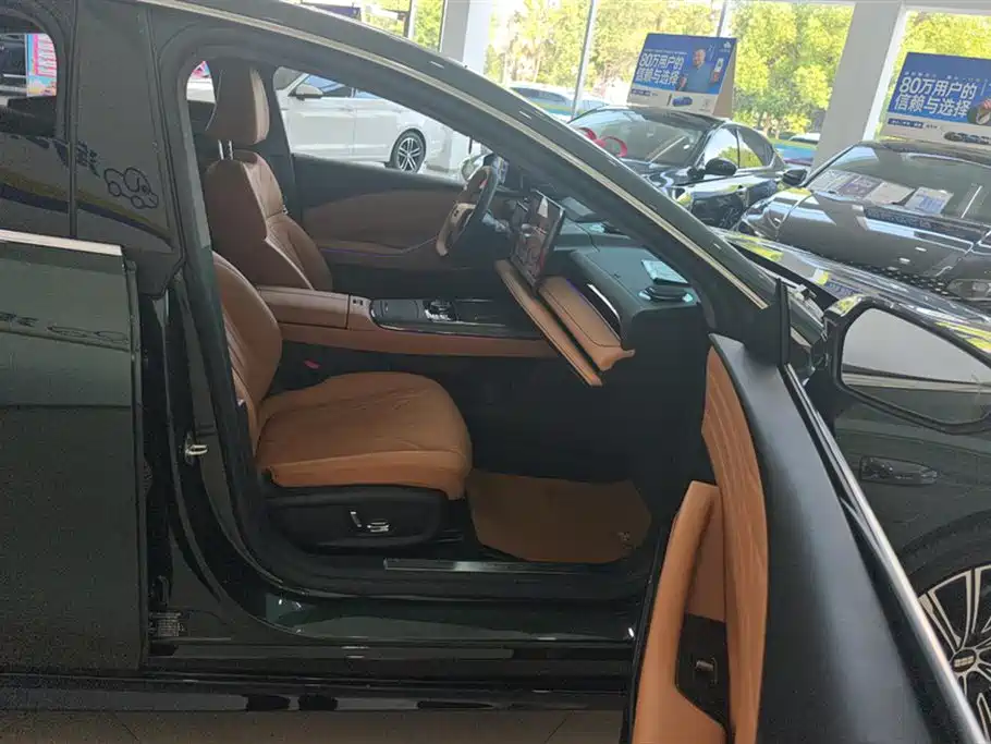 Geely Galaxy Galaxy 8 8 2025 130km EM-i Flagship