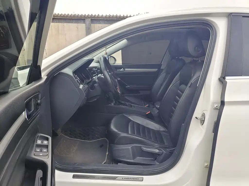 Volkswagen Lamando 2017 280TSI DSG Comfort