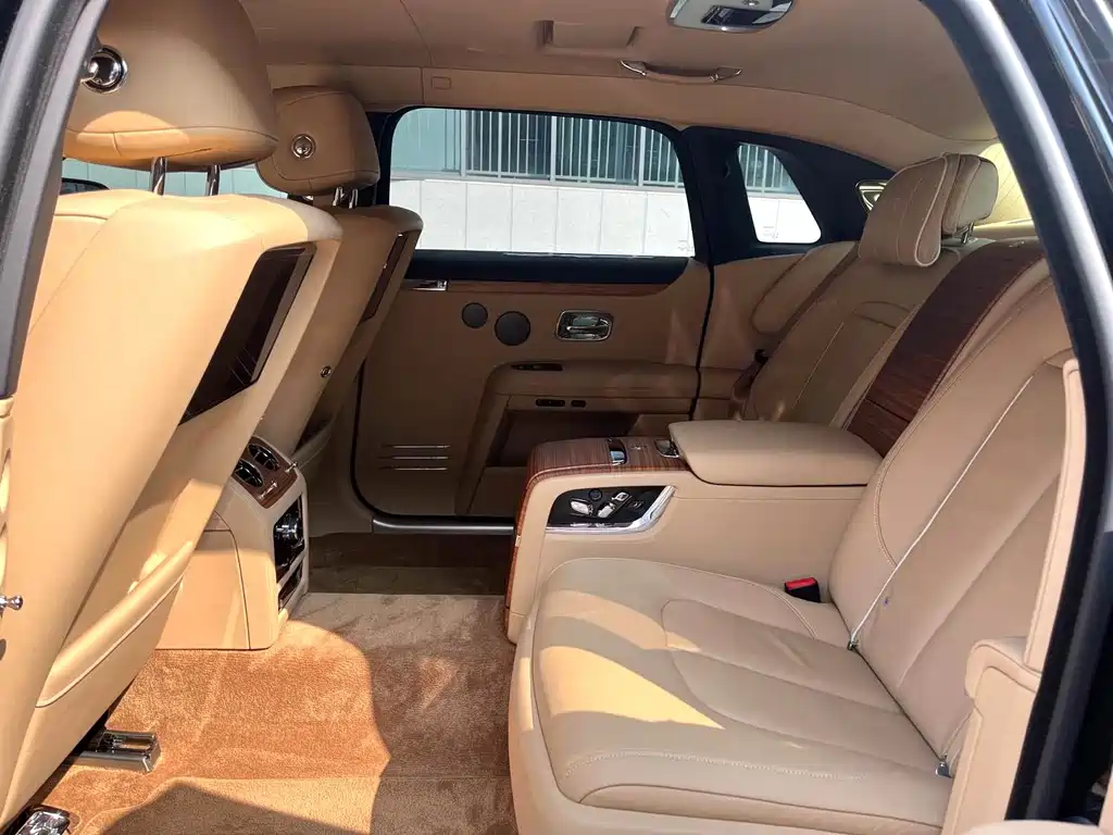 Rolls-Royce Ghost — миниатюра 15