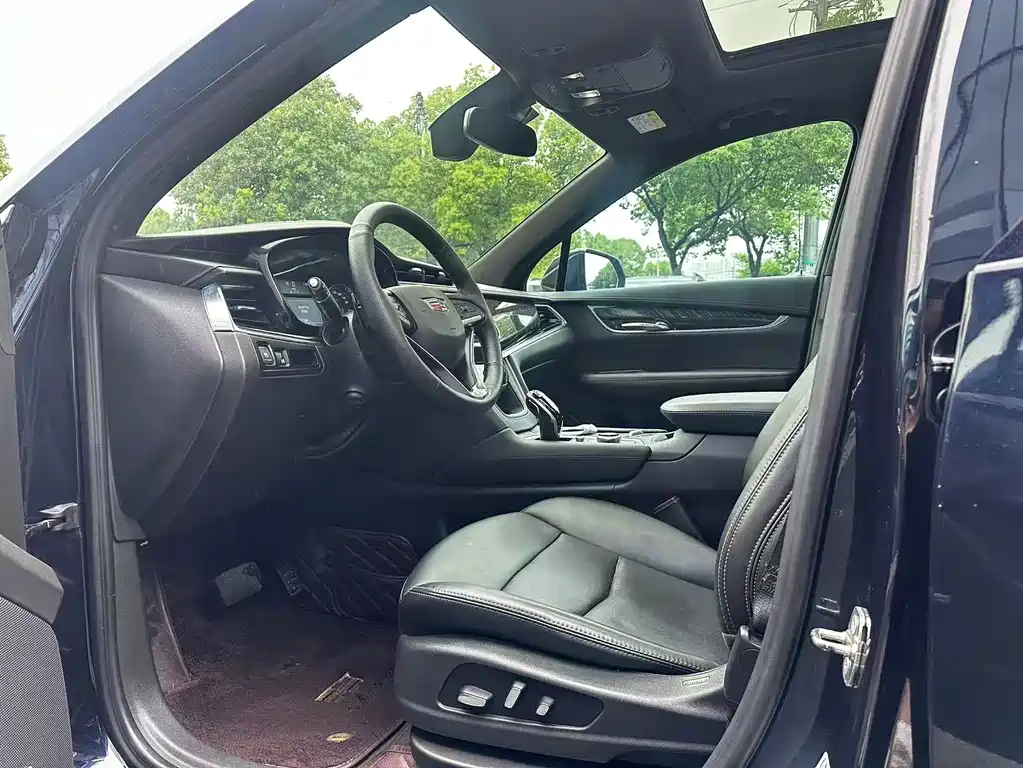 Cadillac XT6 2021 2.0T мест Luxury