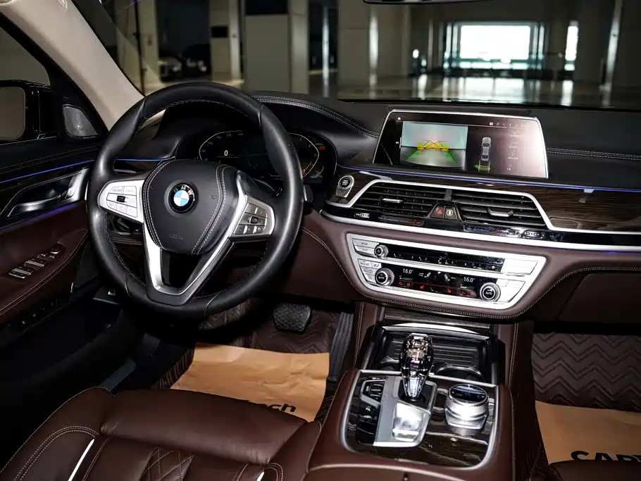BMW 7 Series — миниатюра 32