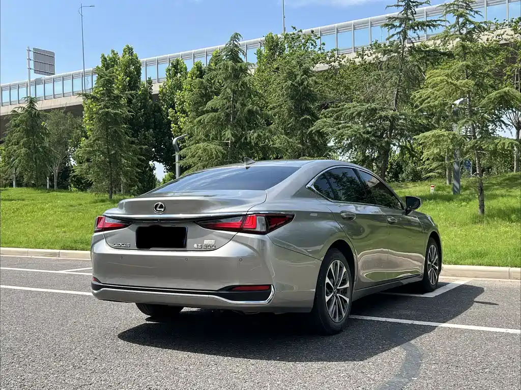 Lexus ES 2024 200 Premium
