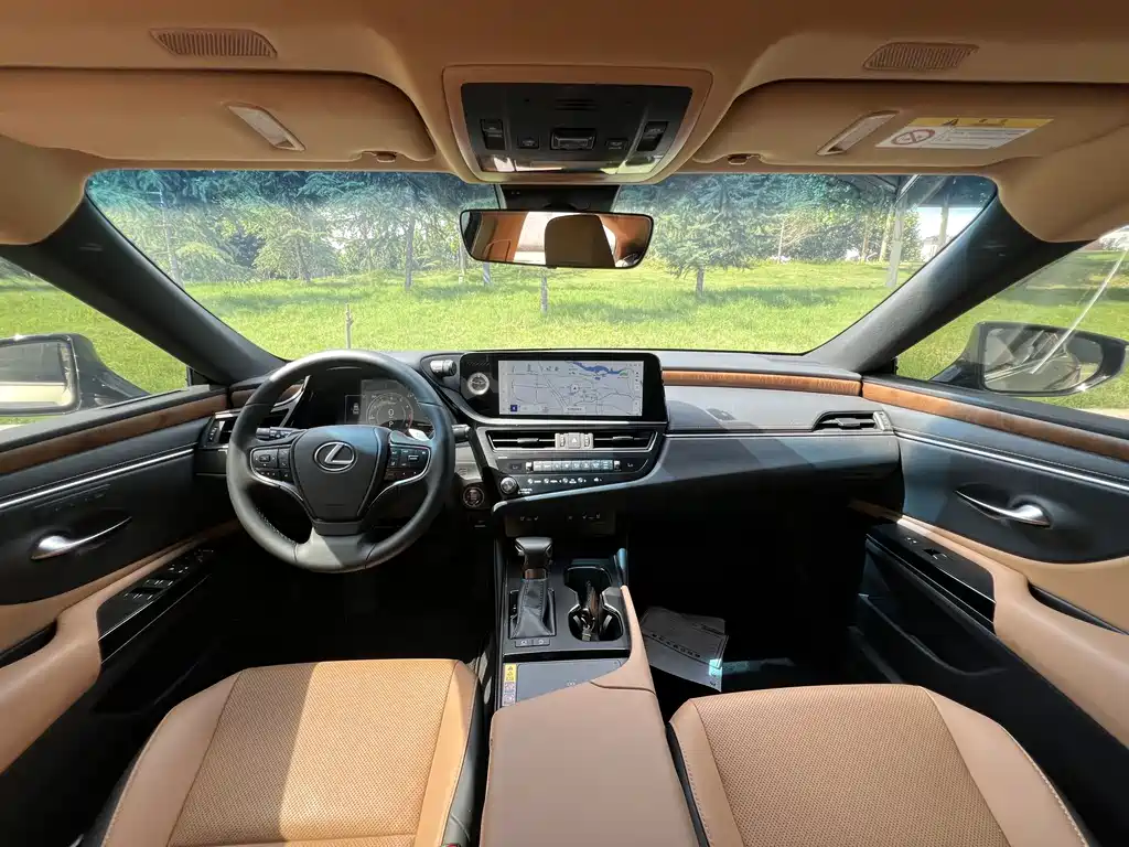 Lexus ES 2024 200 Premium