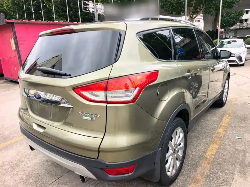 Ford Kuga — миниатюра 7
