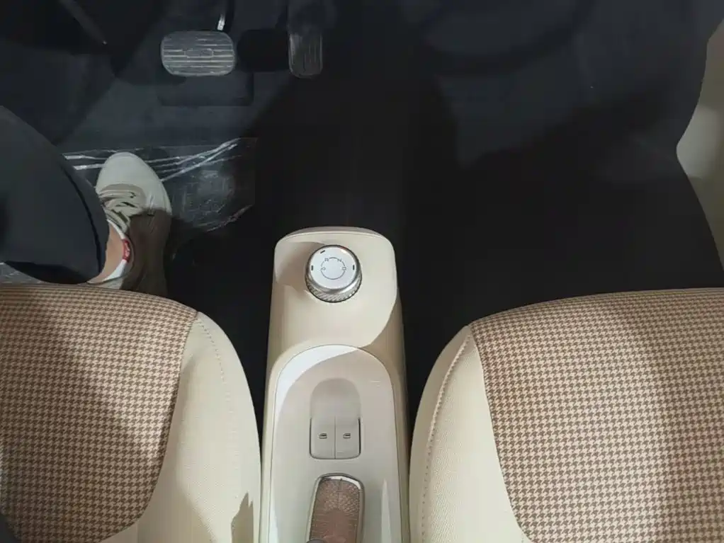 Wuling MINIEV — миниатюра 14
