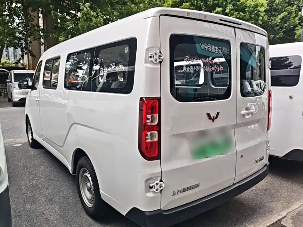 Wuling Yangguang — миниатюра 5