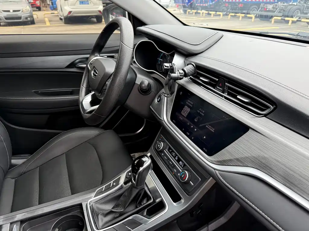 Geely Emgrand — миниатюра 11