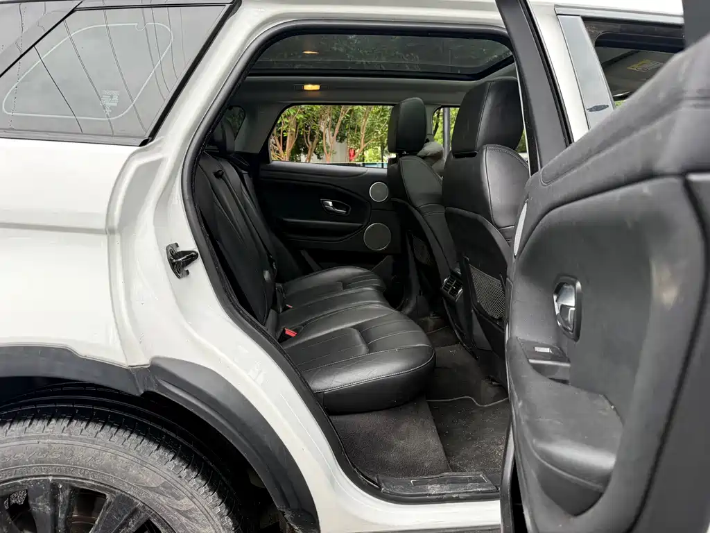 Land Rover Evoque — миниатюра 13