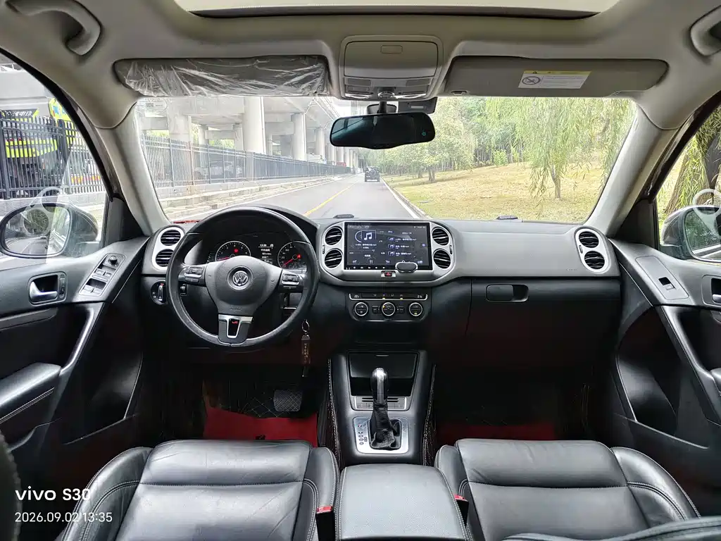 Volkswagen Tiguan — миниатюра 8