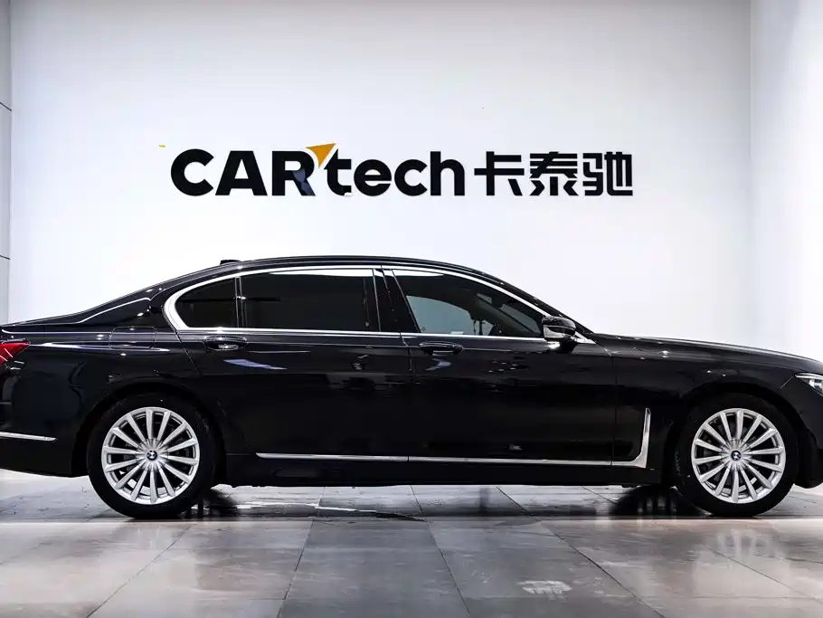 BMW 7 Series — миниатюра 5