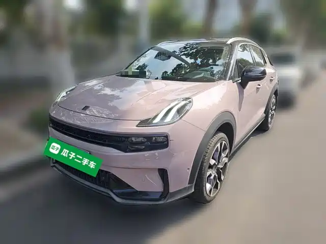 Lynk & Co 06