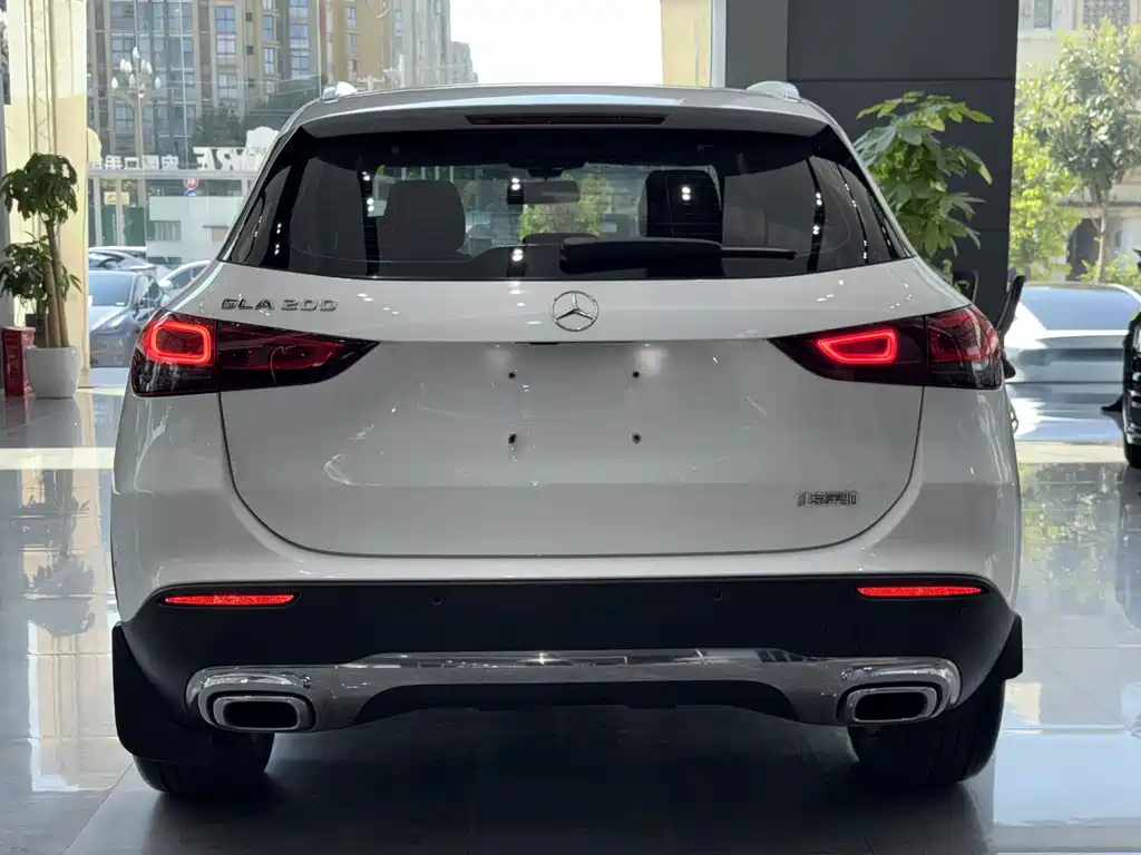 Mercedes-Benz GLA — миниатюра 8