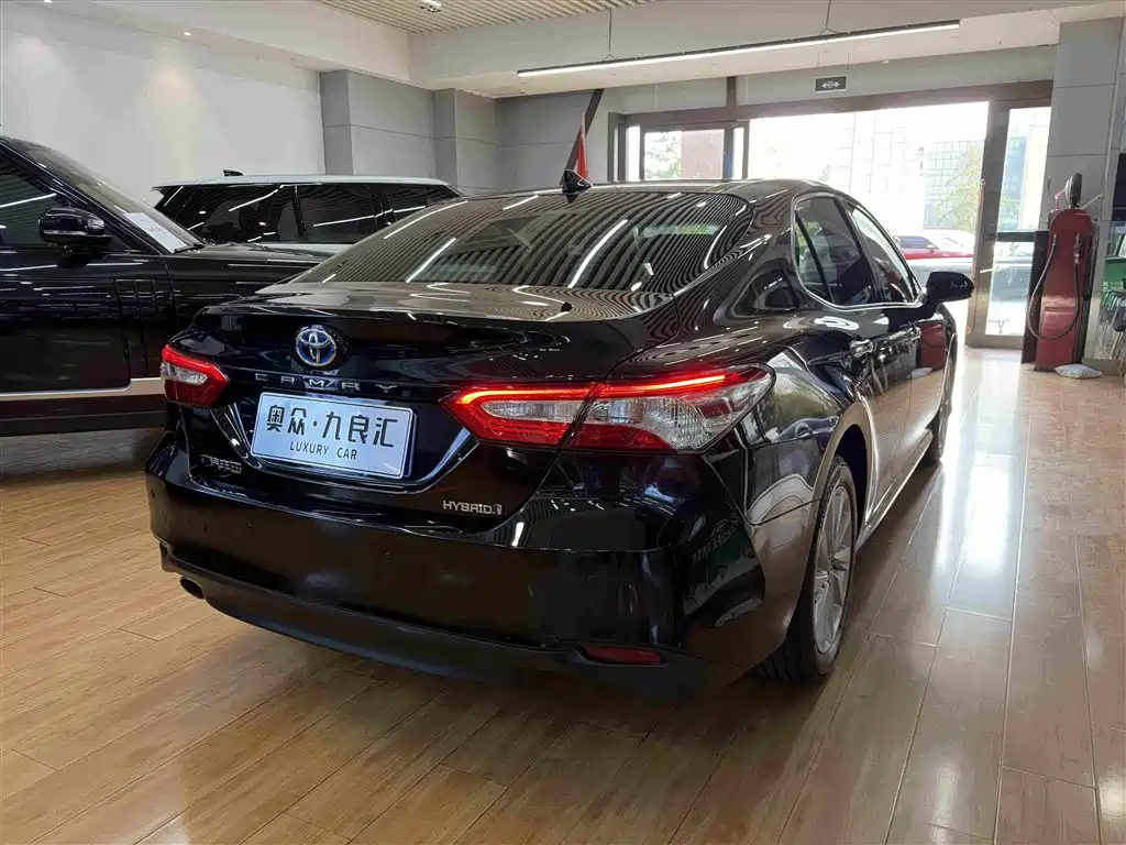 Toyota Camry — миниатюра 15