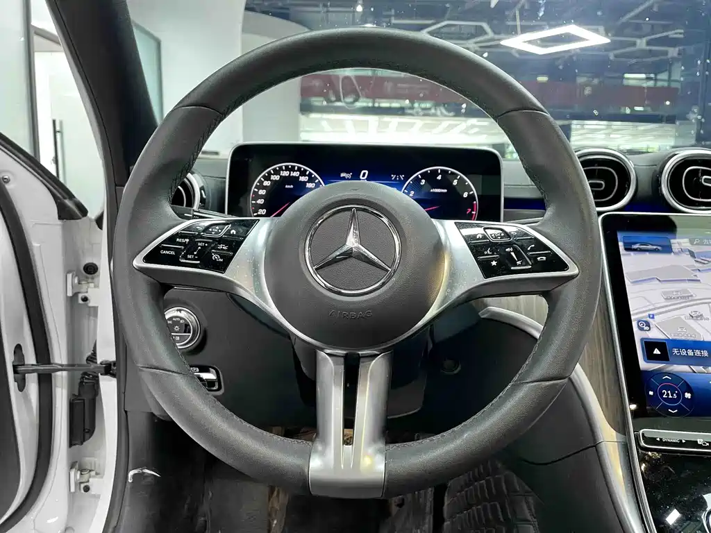 Mercedes-Benz C-Class — миниатюра 14