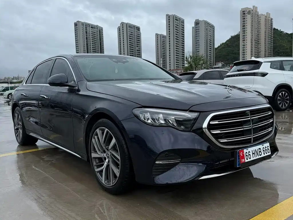 Mercedes-Benz E-Class — миниатюра 3