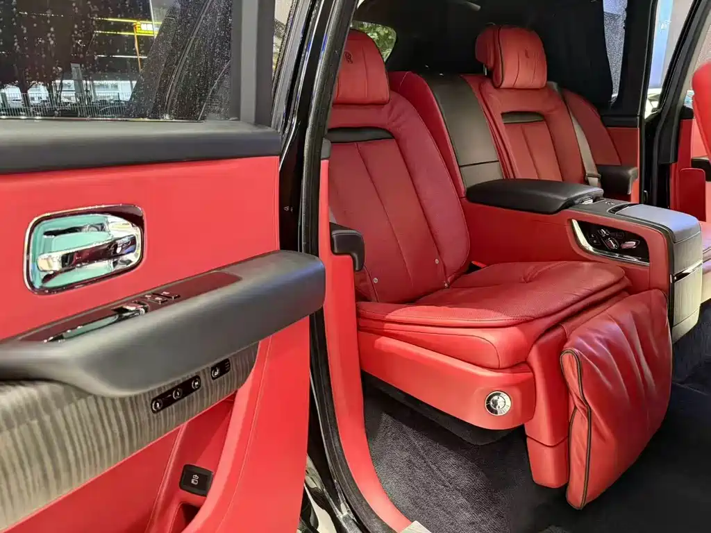 Rolls-Royce Cullinan 4-seat Edition, фото 7