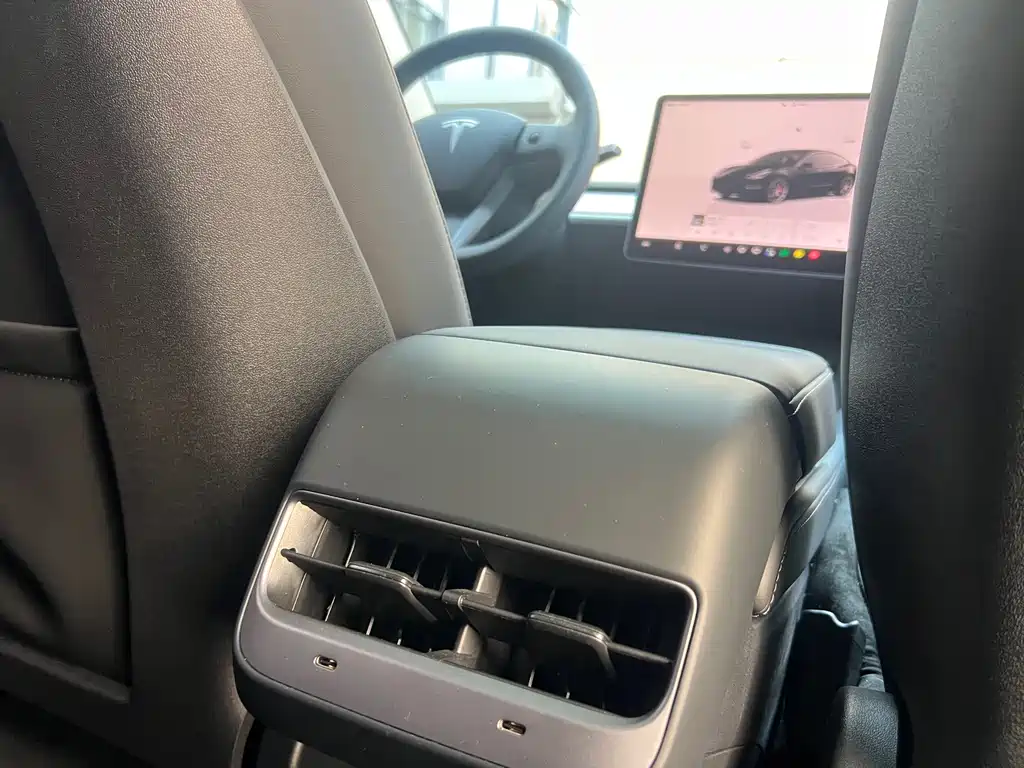 Tesla Model 3 — фотографии объявления, Фото 15