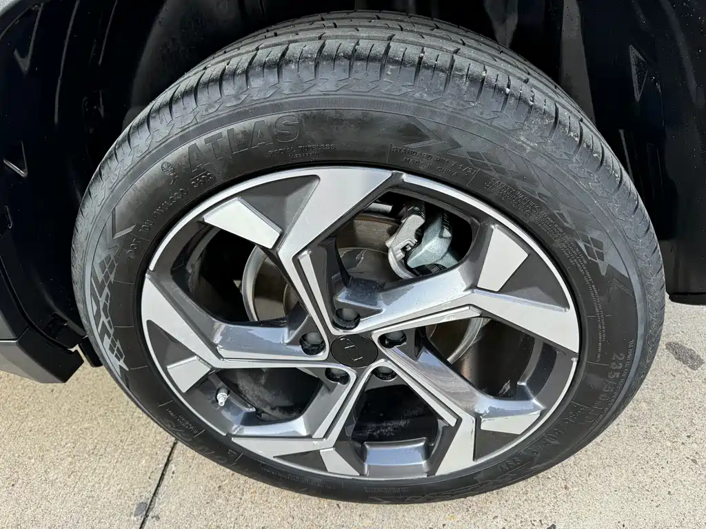 GEELY AUTOMOBILE BOYUE L