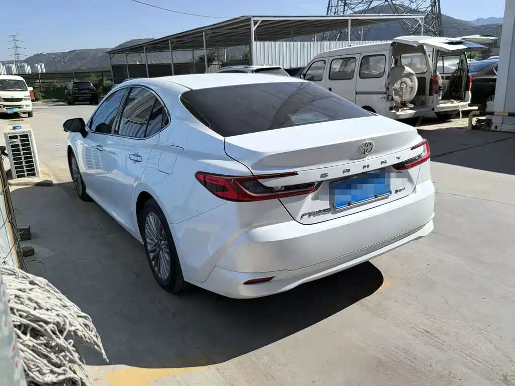 Toyota Camry — миниатюра 4