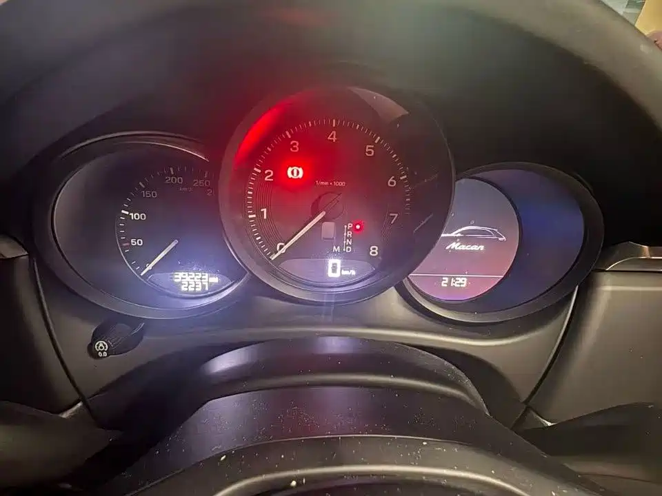 Porsche Macan — миниатюра 9