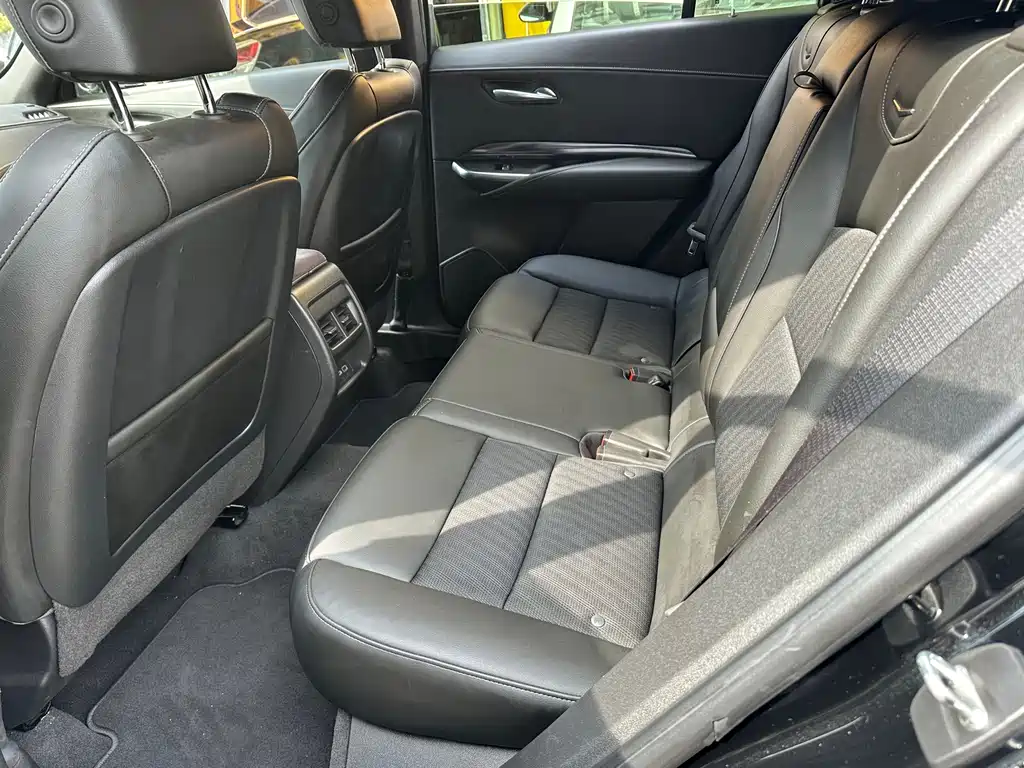 Cadillac XT4 — миниатюра 6