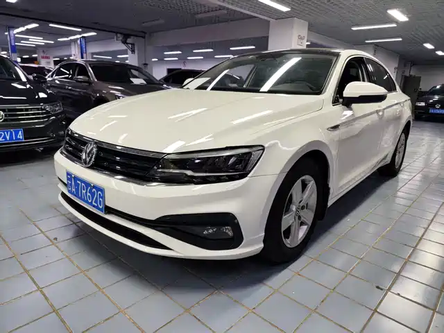 VOLKSWAGEN LINGDU 2020