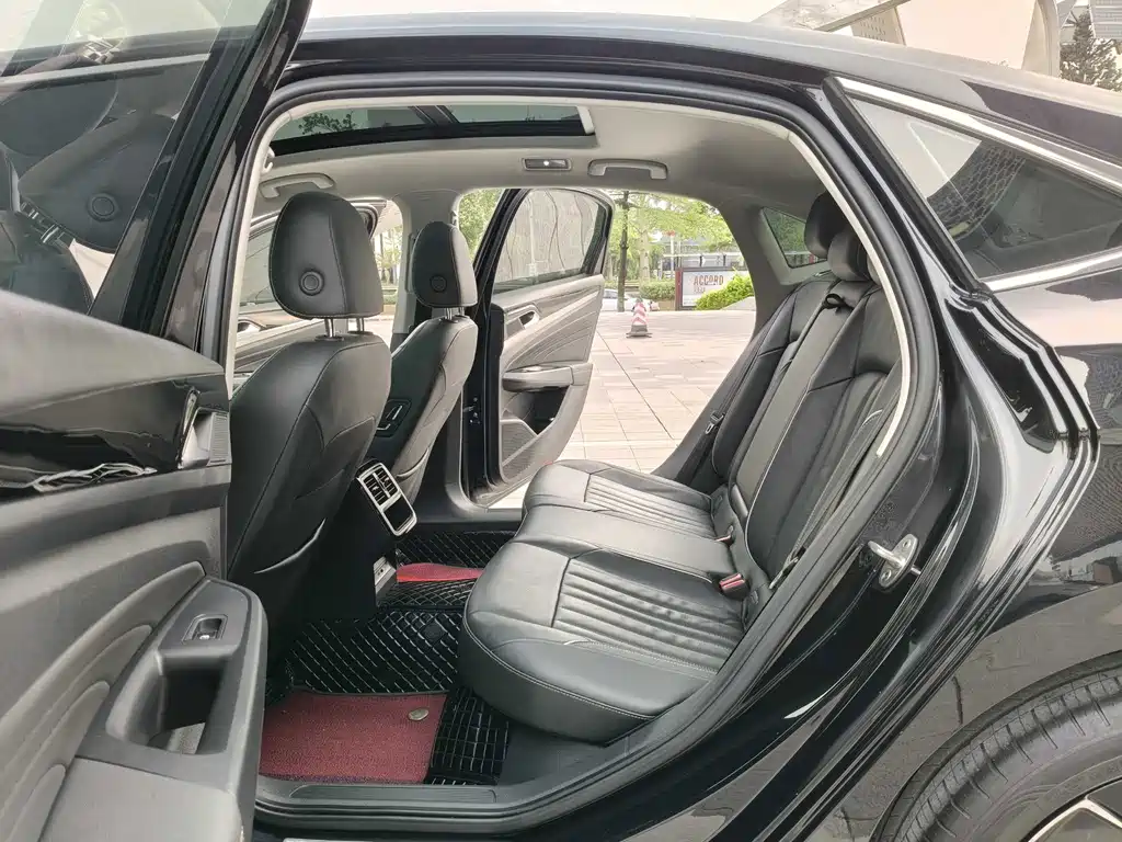 Volkswagen Passat 2022 330TSI Elite