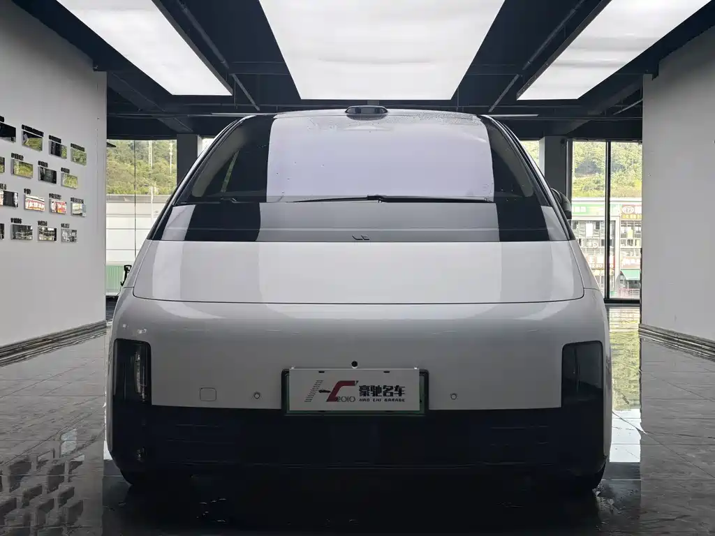 Li Auto Li MEGA — миниатюра 2