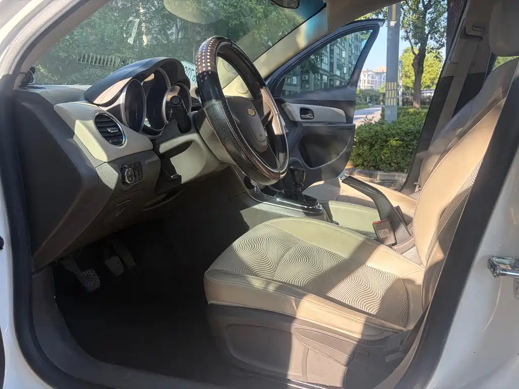 Chevrolet Cruze — миниатюра 14