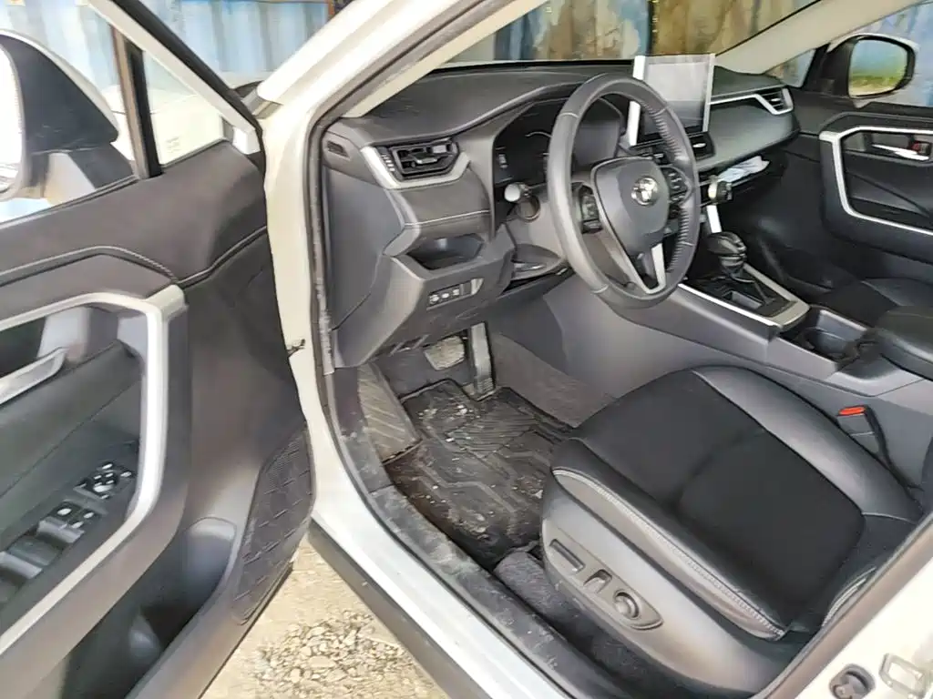 Toyota RAV4 — миниатюра 21