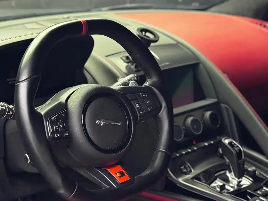 Jaguar F-Type 2024 P300 75