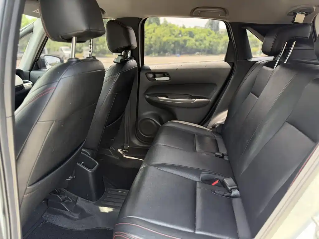 Honda Fit — миниатюра 6