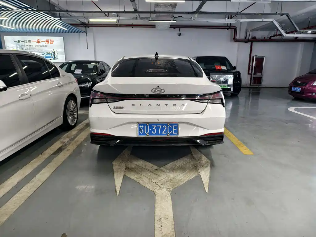 Hyundai Elantra — миниатюра 15
