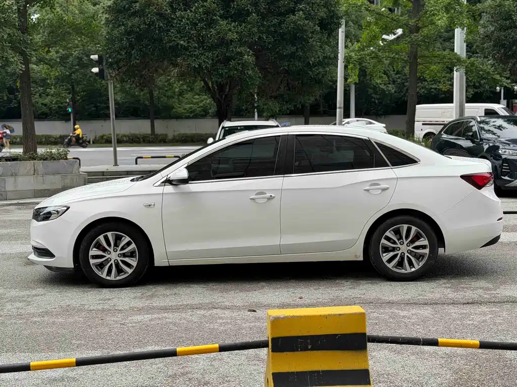 Buick Excelle — миниатюра 4