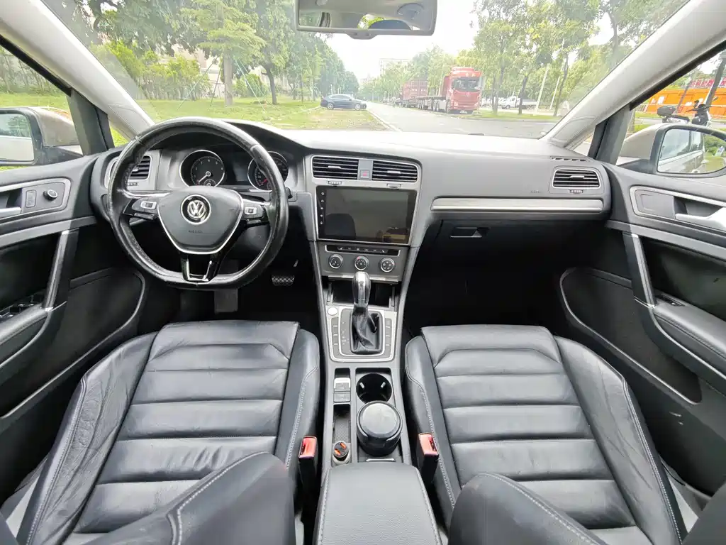 Volkswagen Golf — миниатюра 17