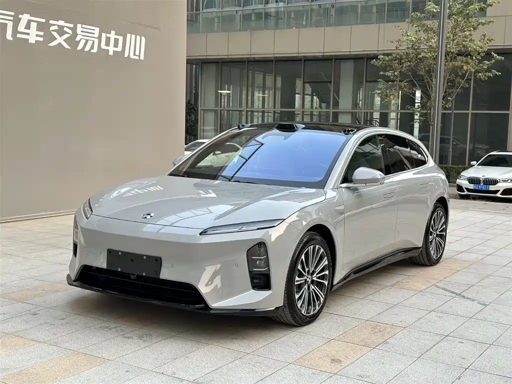 NIO NIO ET5T