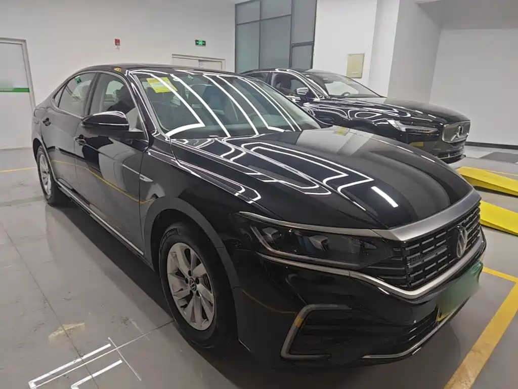 Volkswagen Passat PHEV — миниатюра 4