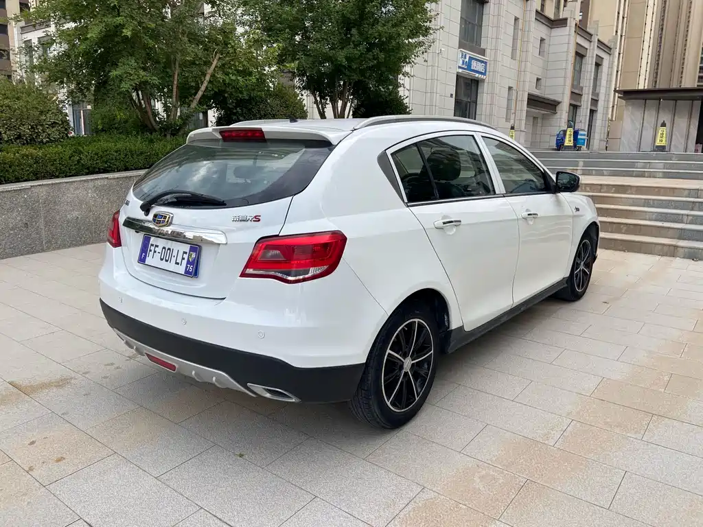 Geely Emgrand — миниатюра 9