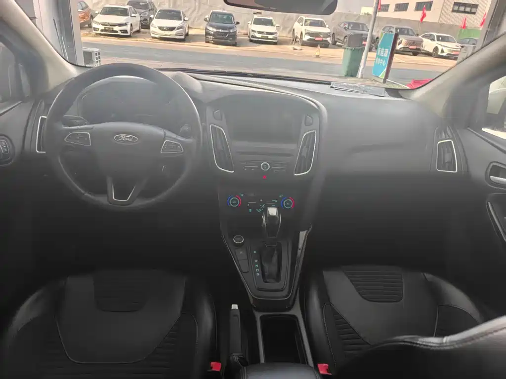 Ford Focus — миниатюра 11