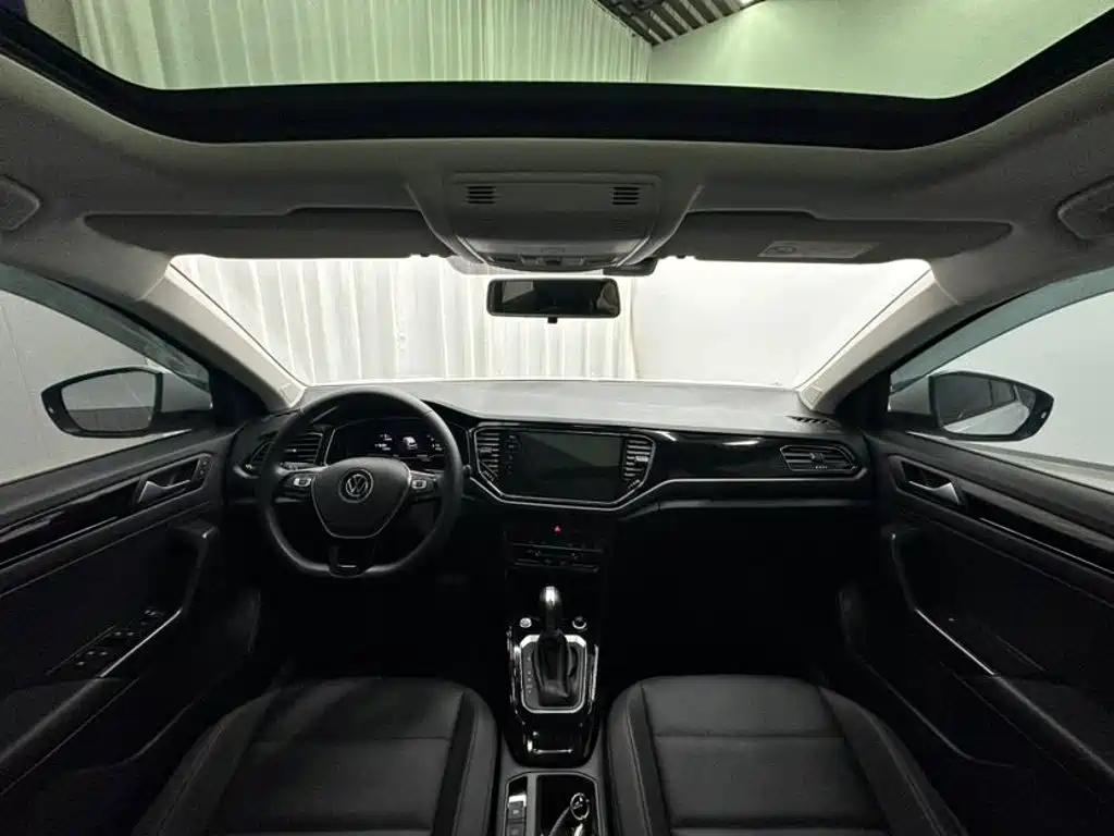 Volkswagen T-Roc — миниатюра 9