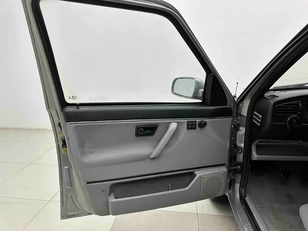 Volkswagen Jetta — миниатюра 7