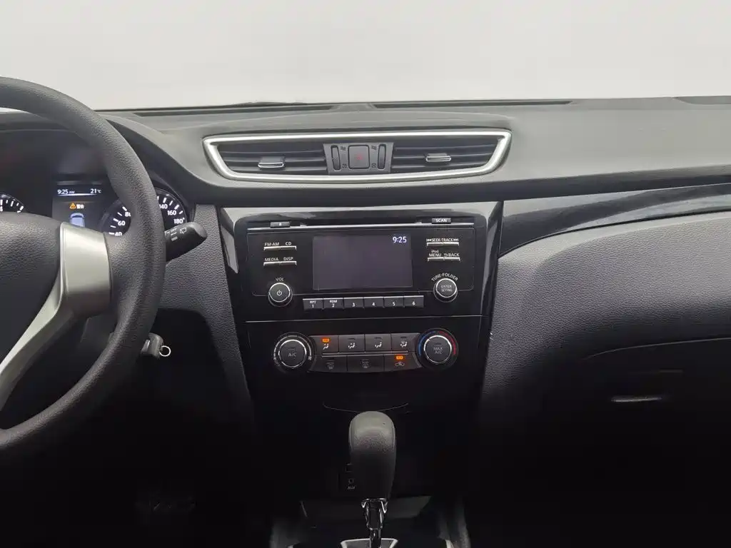 Nissan Qashqai — миниатюра 12