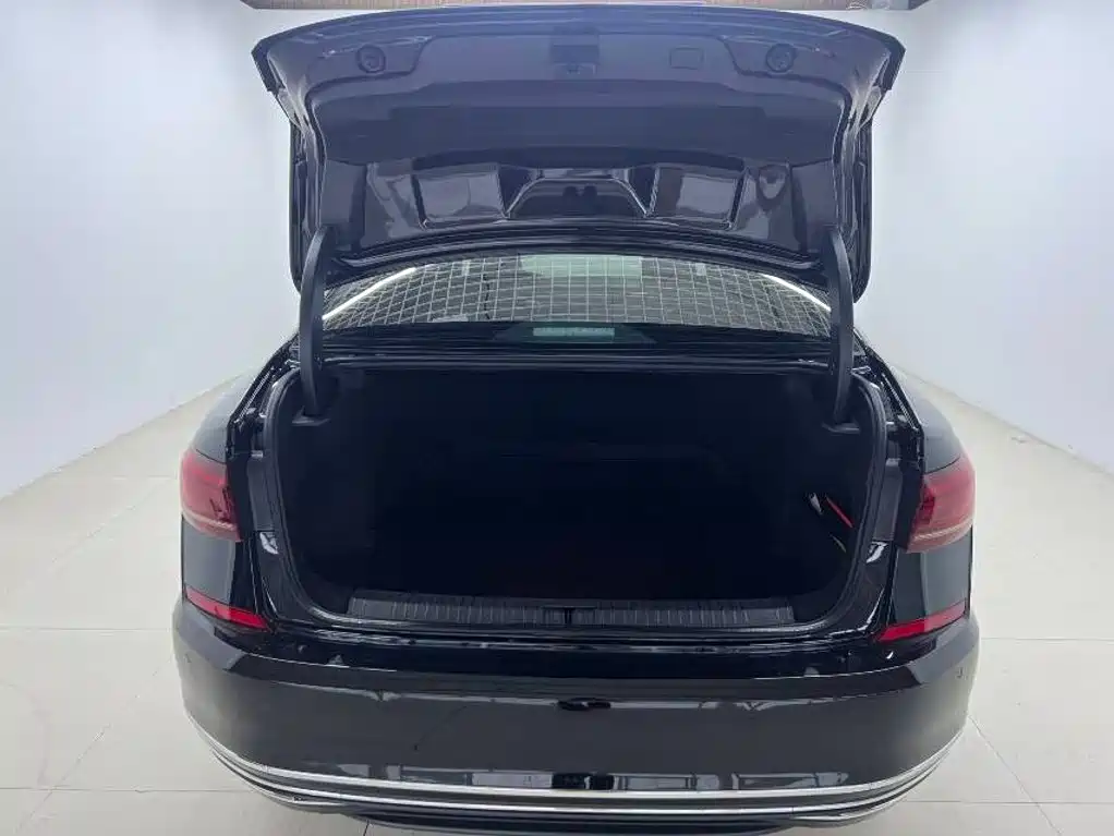 Volkswagen Passat 2023 280TSI