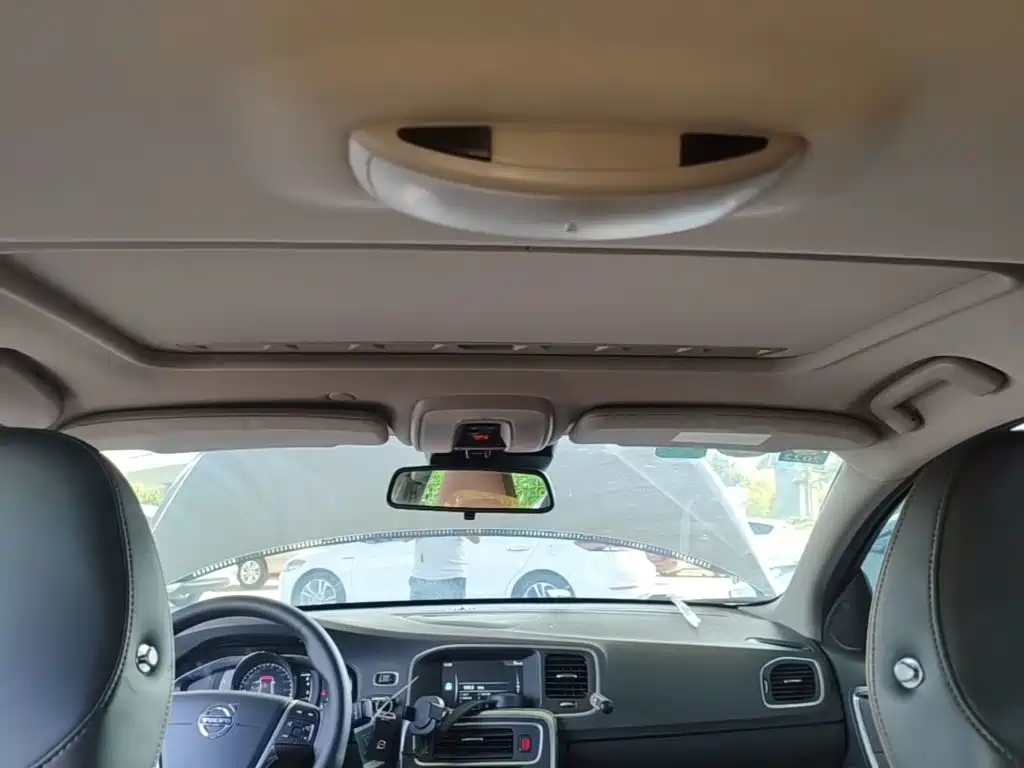 Volvo S60 — миниатюра 18