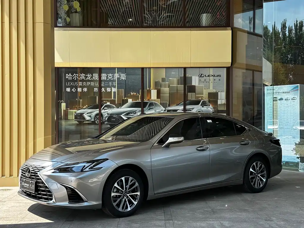 Lexus ES 2026