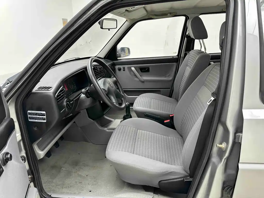 Volkswagen Jetta — миниатюра 8