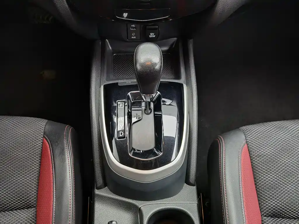 Nissan Qashqai — миниатюра 13