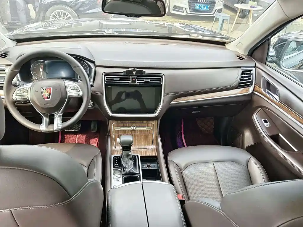 Roewe RX8 — миниатюра 5