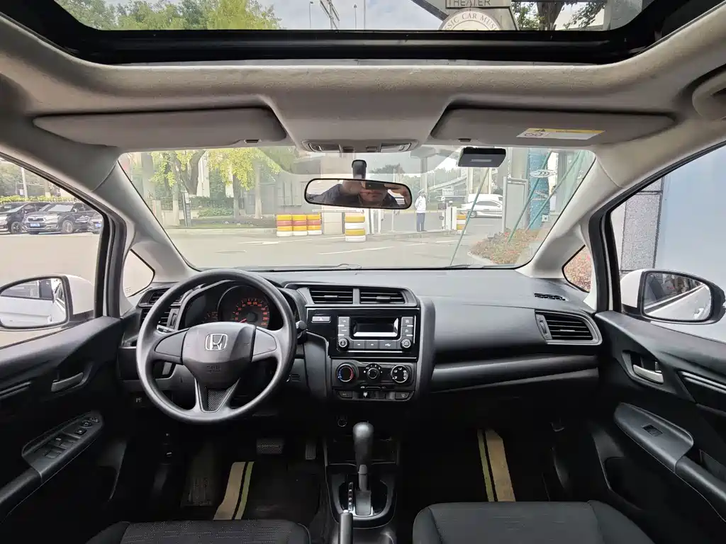 Honda Fit — миниатюра 9